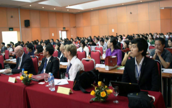 Nâng cao năng lực tiếng Anh cho đội ngũ GV là khâu then chốt