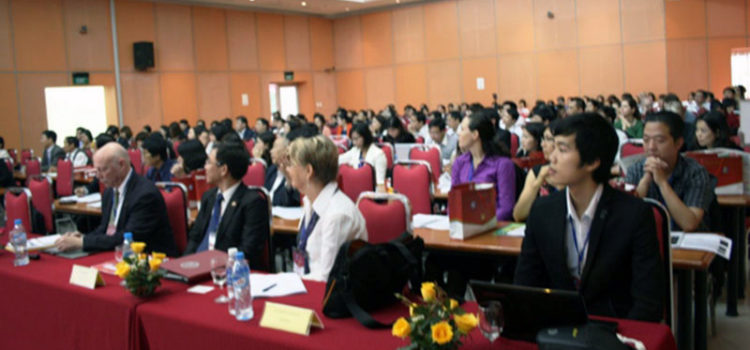 Nâng cao năng lực tiếng Anh cho đội ngũ GV là khâu then chốt