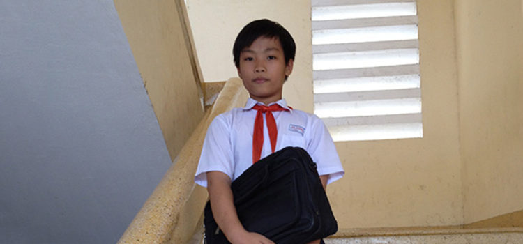 Tấm gương hiếu học: Tạ Minh Hiếu, “Học hết sức, chơi hết mình”