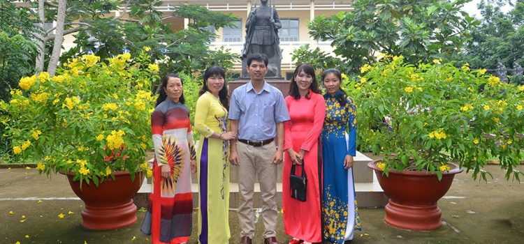 Tổ tiếng Anh